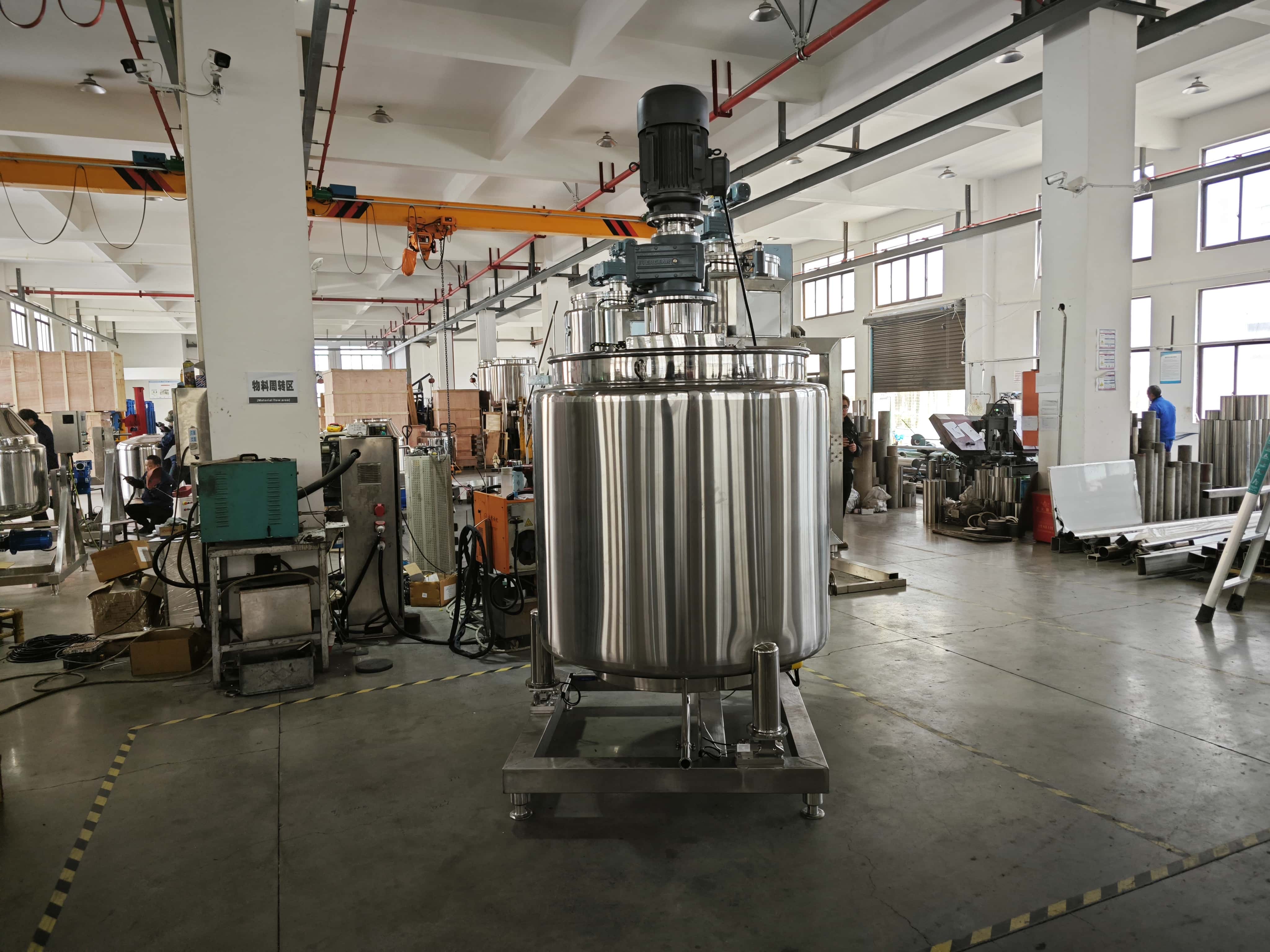 Coaxial Wall-Scraping Emulsifying Tank