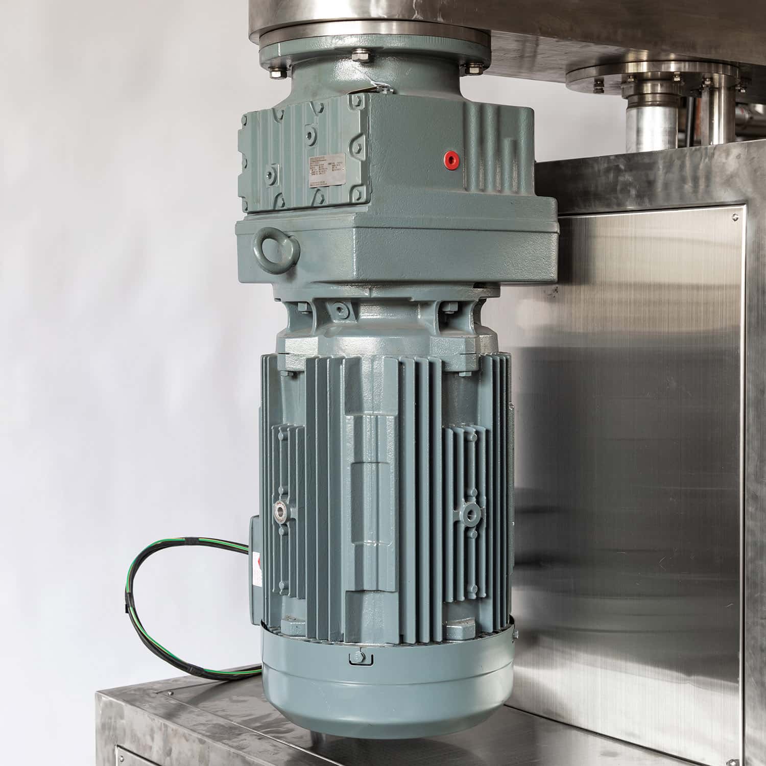 Electric-Lift Frame Mixing Tank with Built-In Vacuum Pump