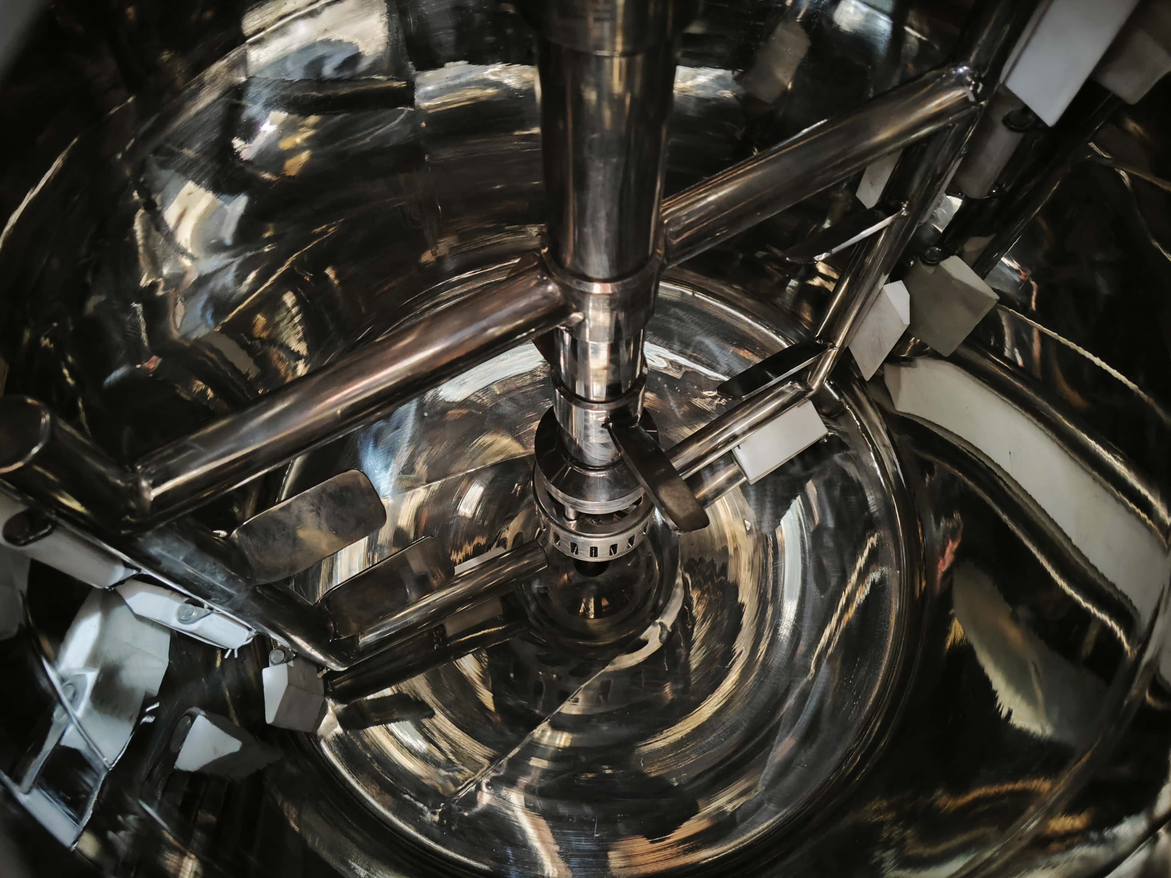Emulsifying and Mixing Tank
