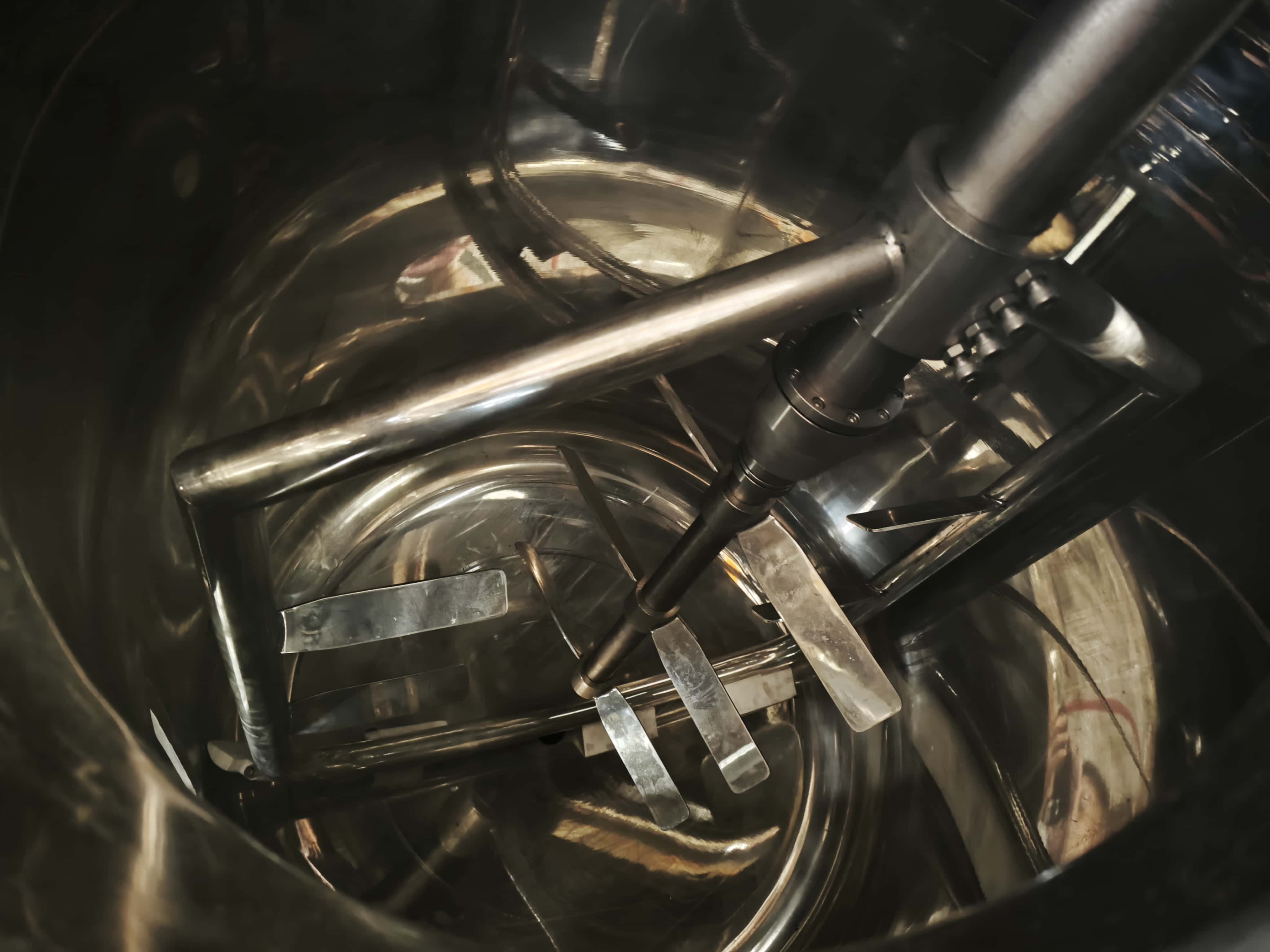 Heated Mixing System with Vacuum Extraction