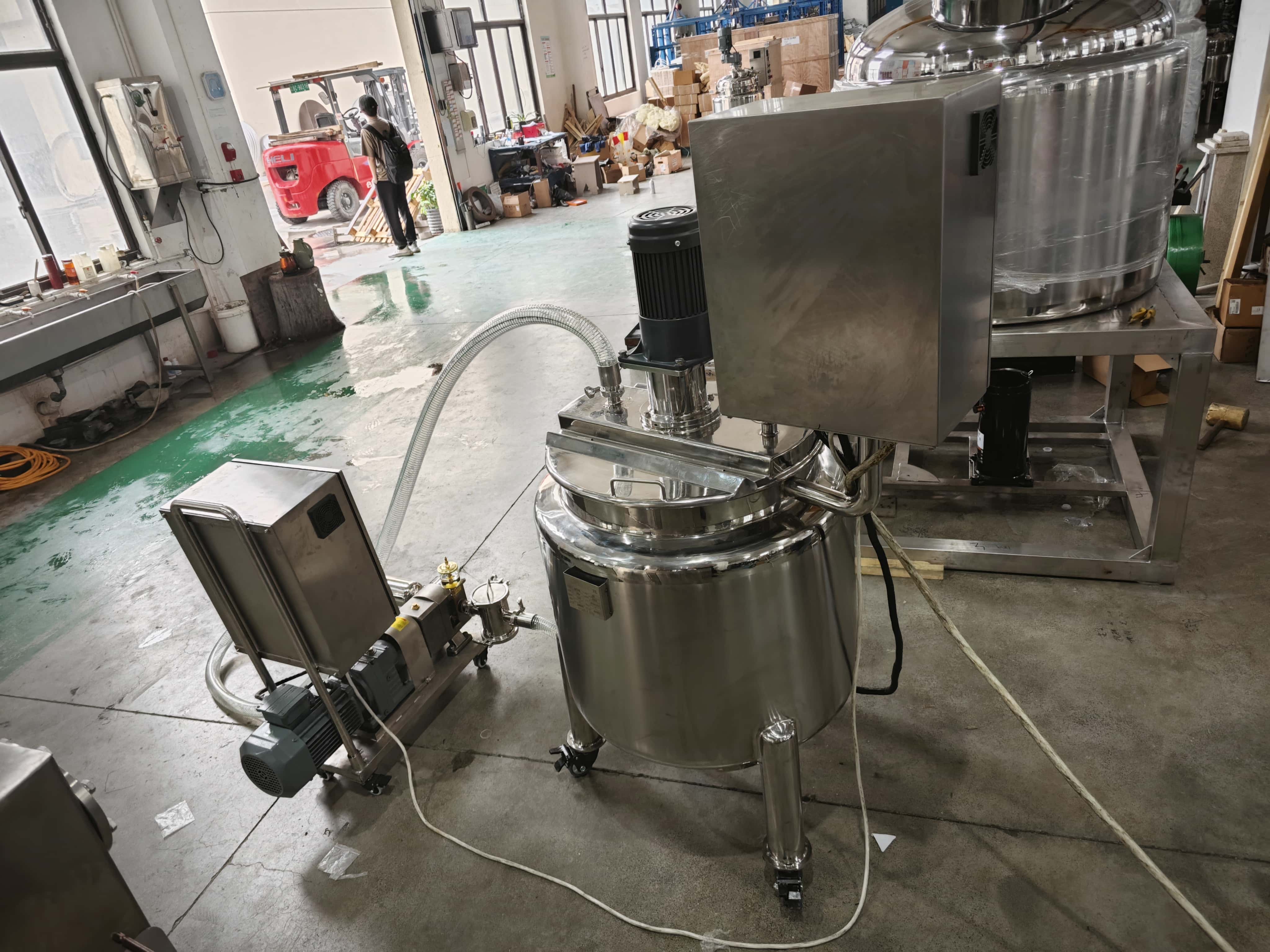 Heated Mixing Tank with Circulation Loop