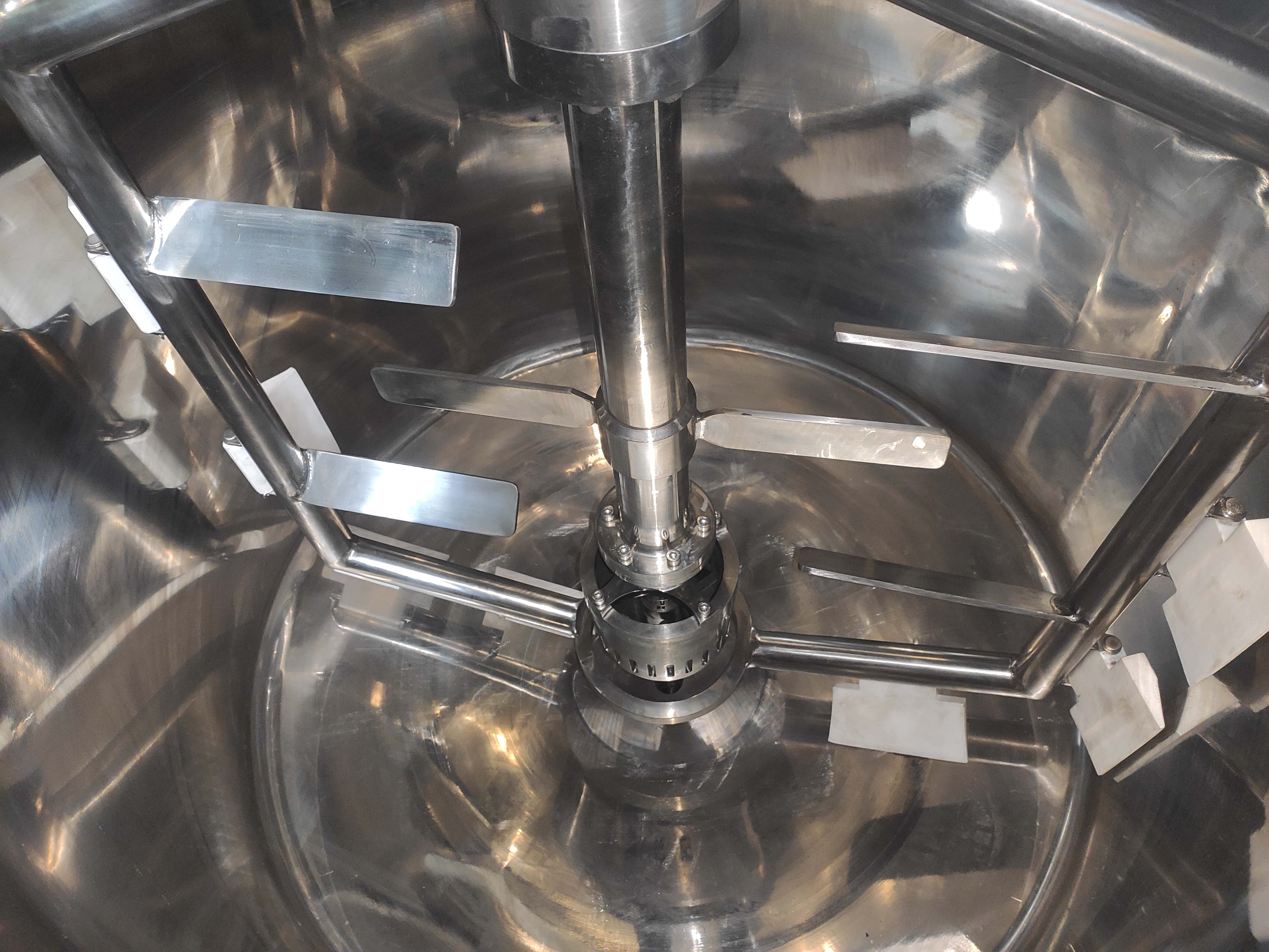 Integrated Weighed Wall-Scraping Emulsifying Unit