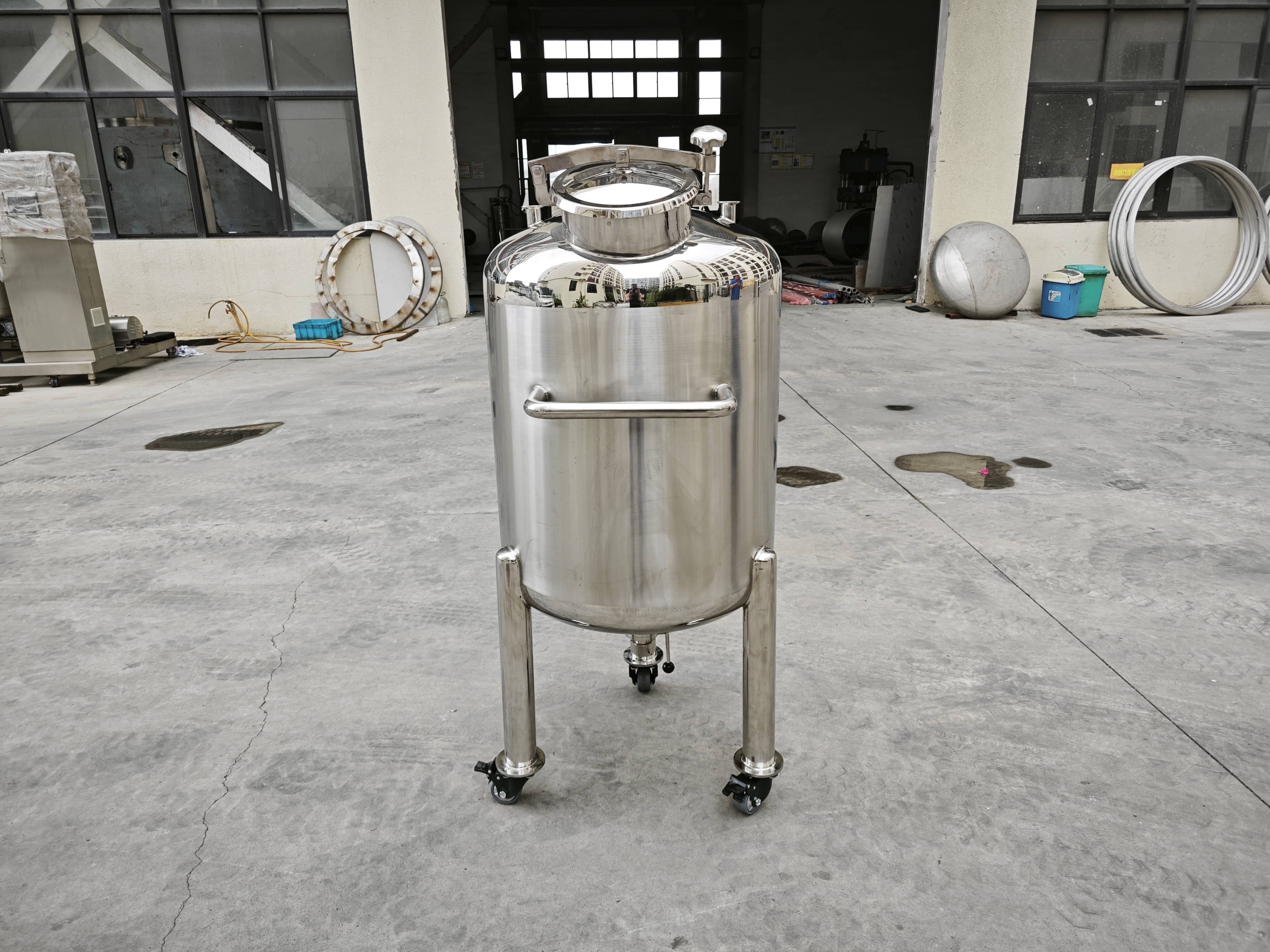 Large Mobile Stainless Steel Storage Tank