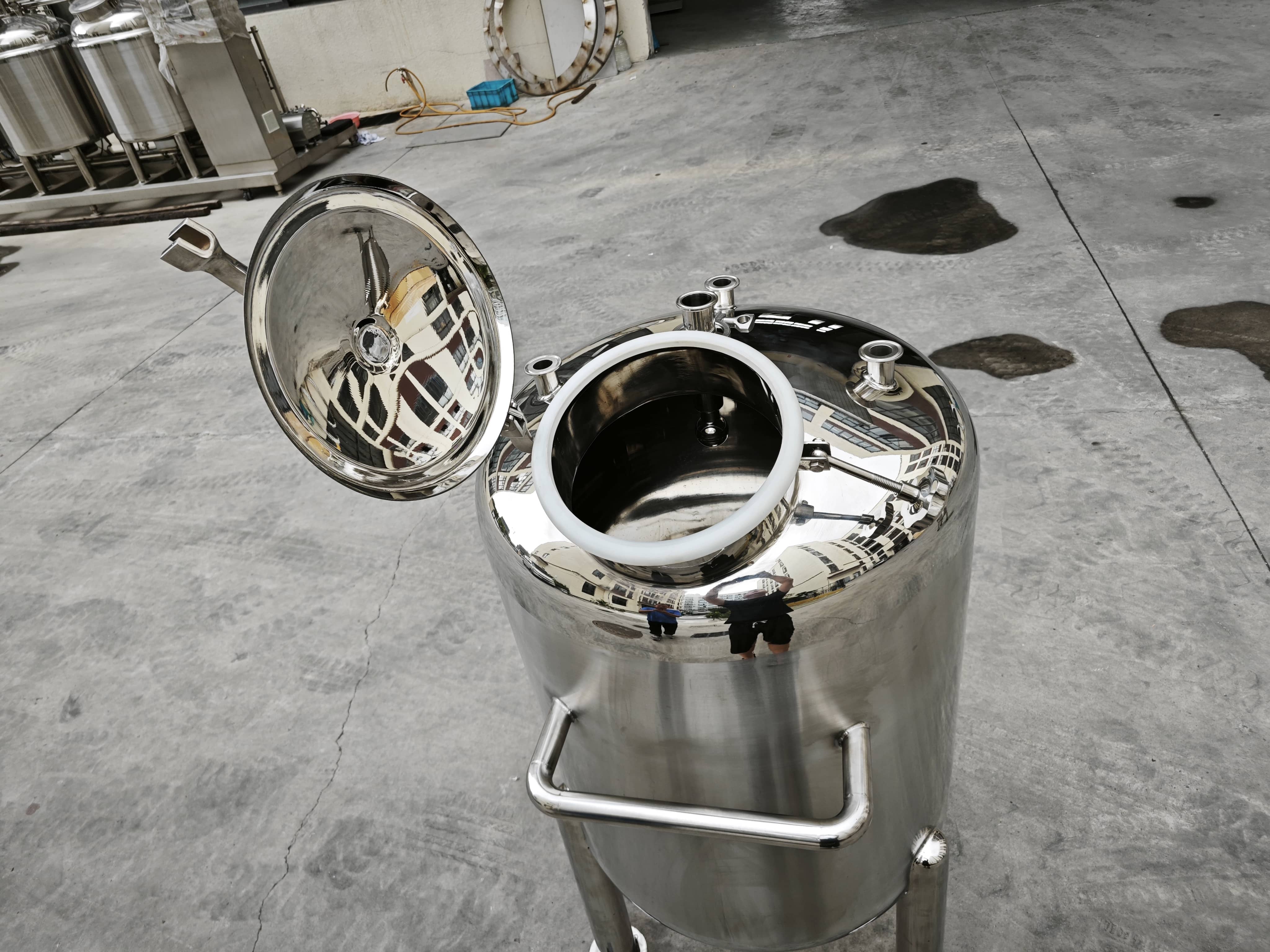 Large Mobile Stainless Steel Storage Tank