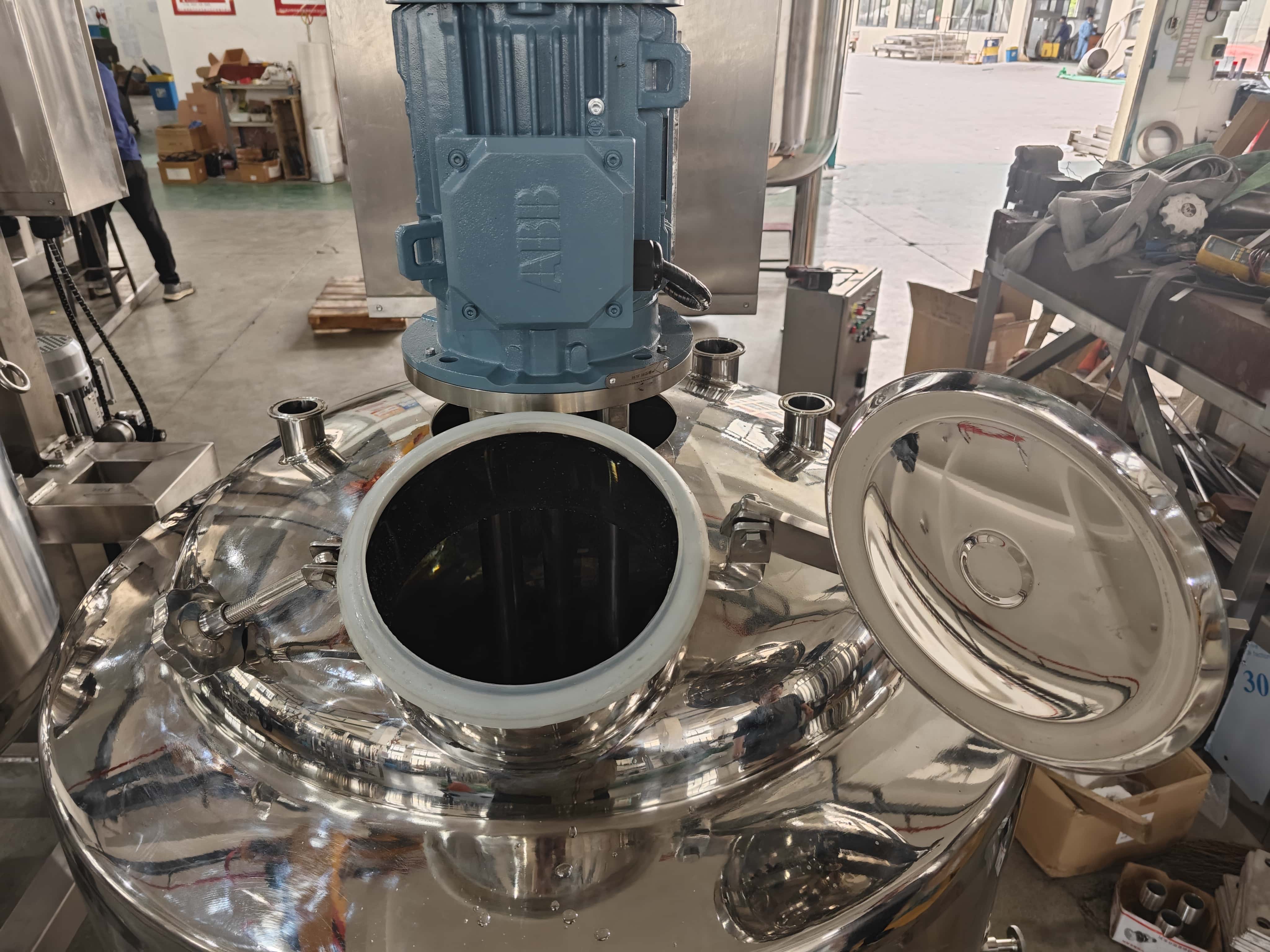 Lift-Type Emulsifier with Heated Tank