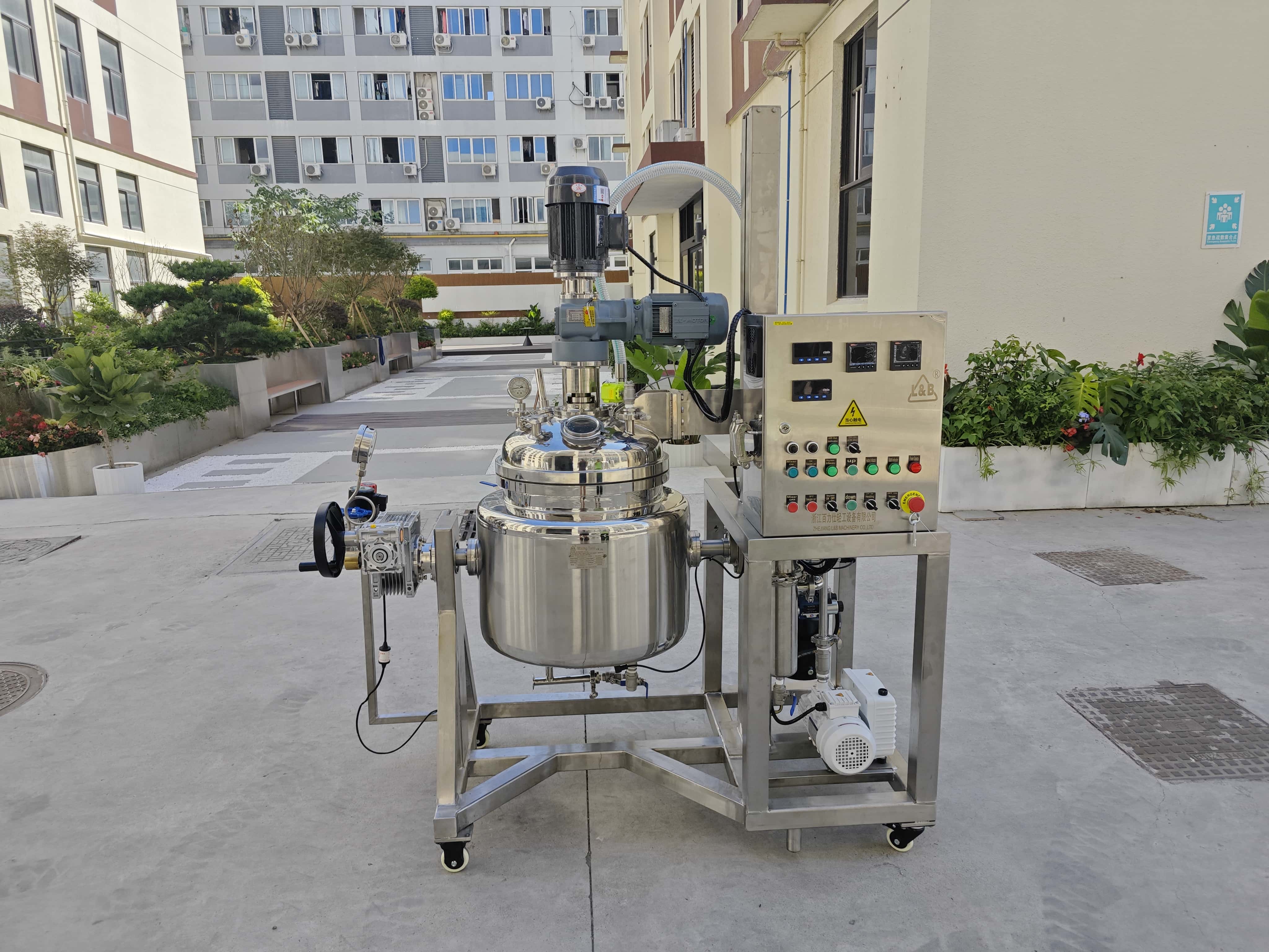 Lift-Type Vacuum Emulsifying Tank