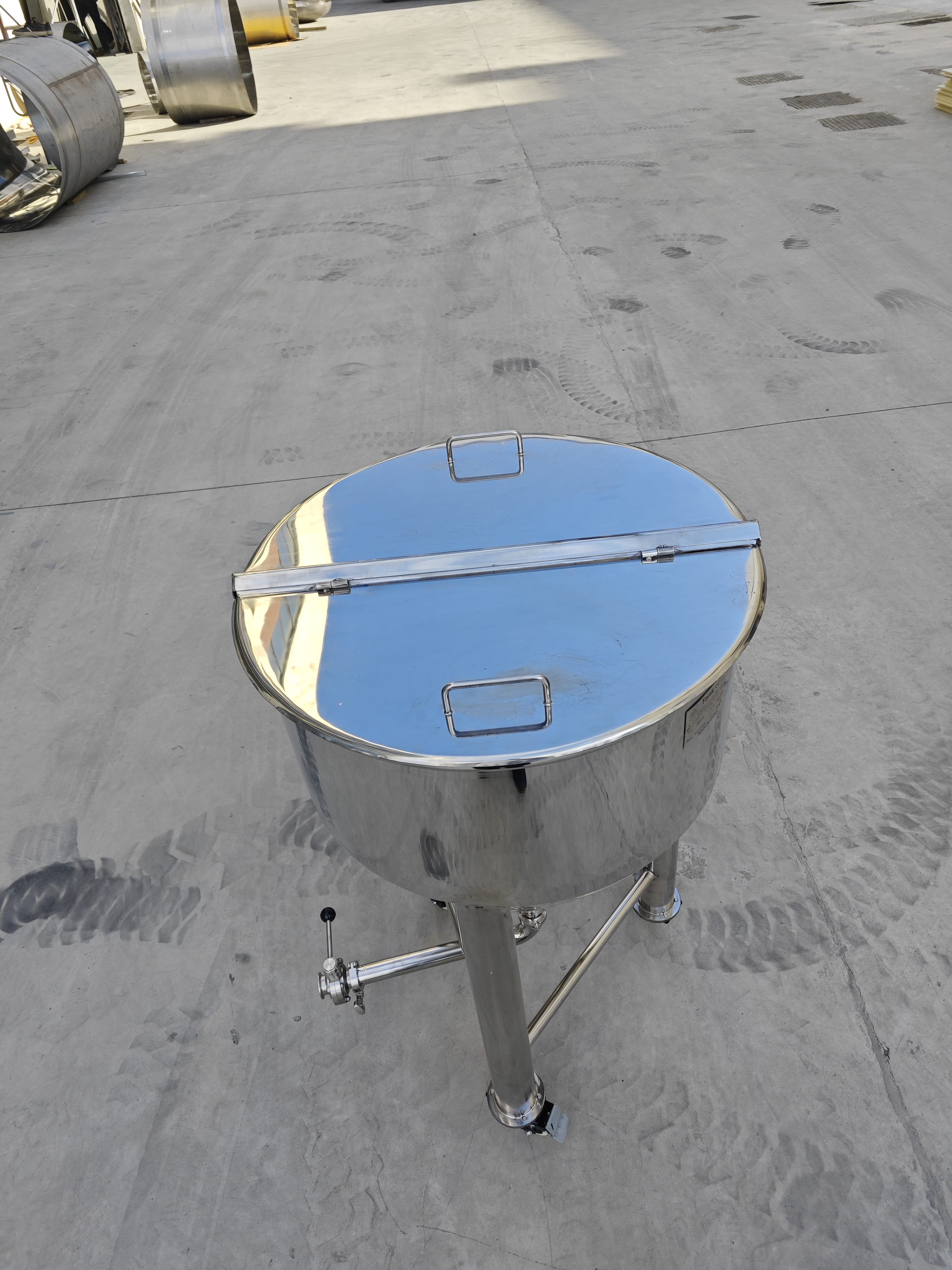 Mobile Conical Bottom Storage Tank