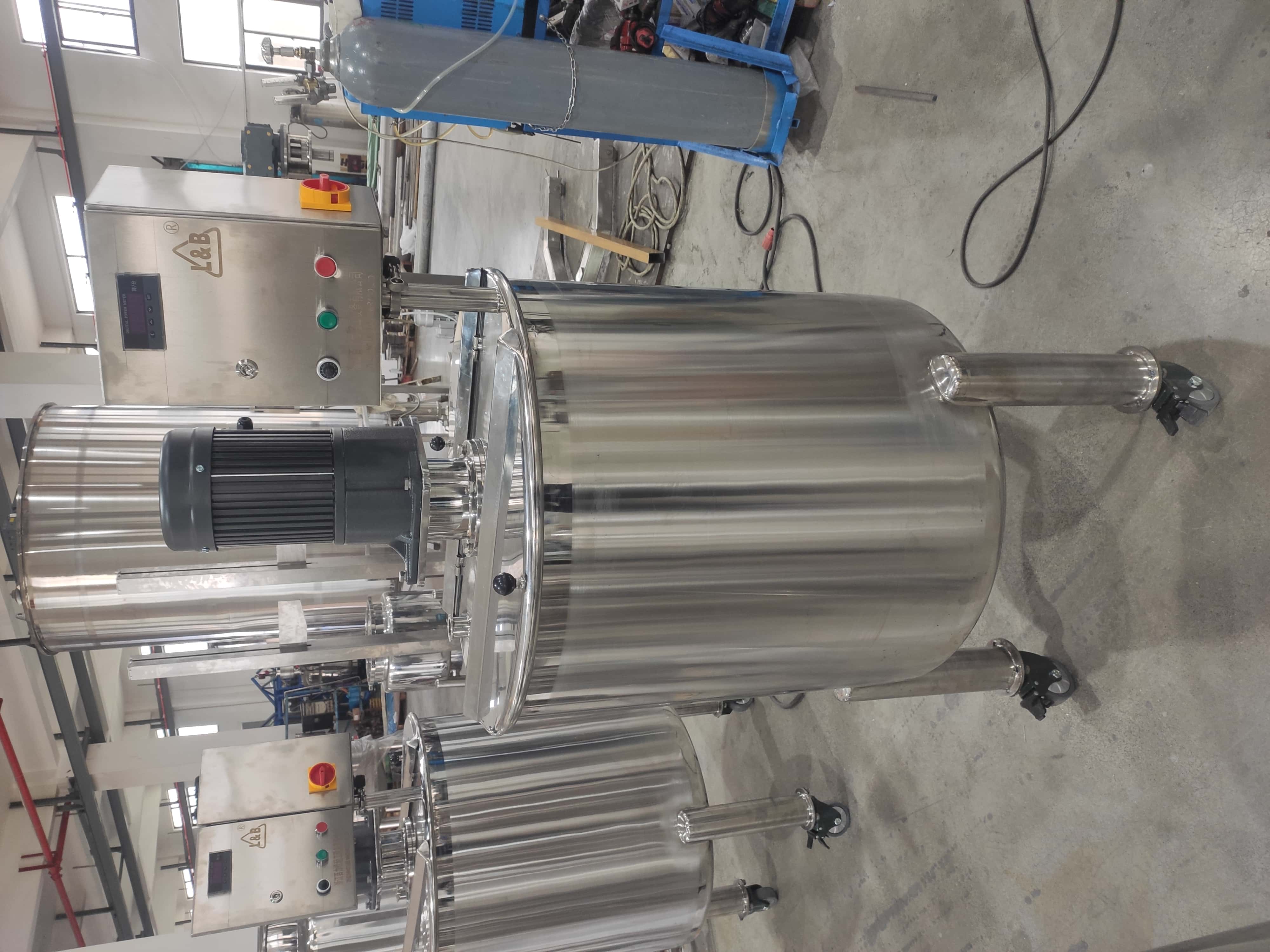 Mobile Paddle-Type Mixing Tank