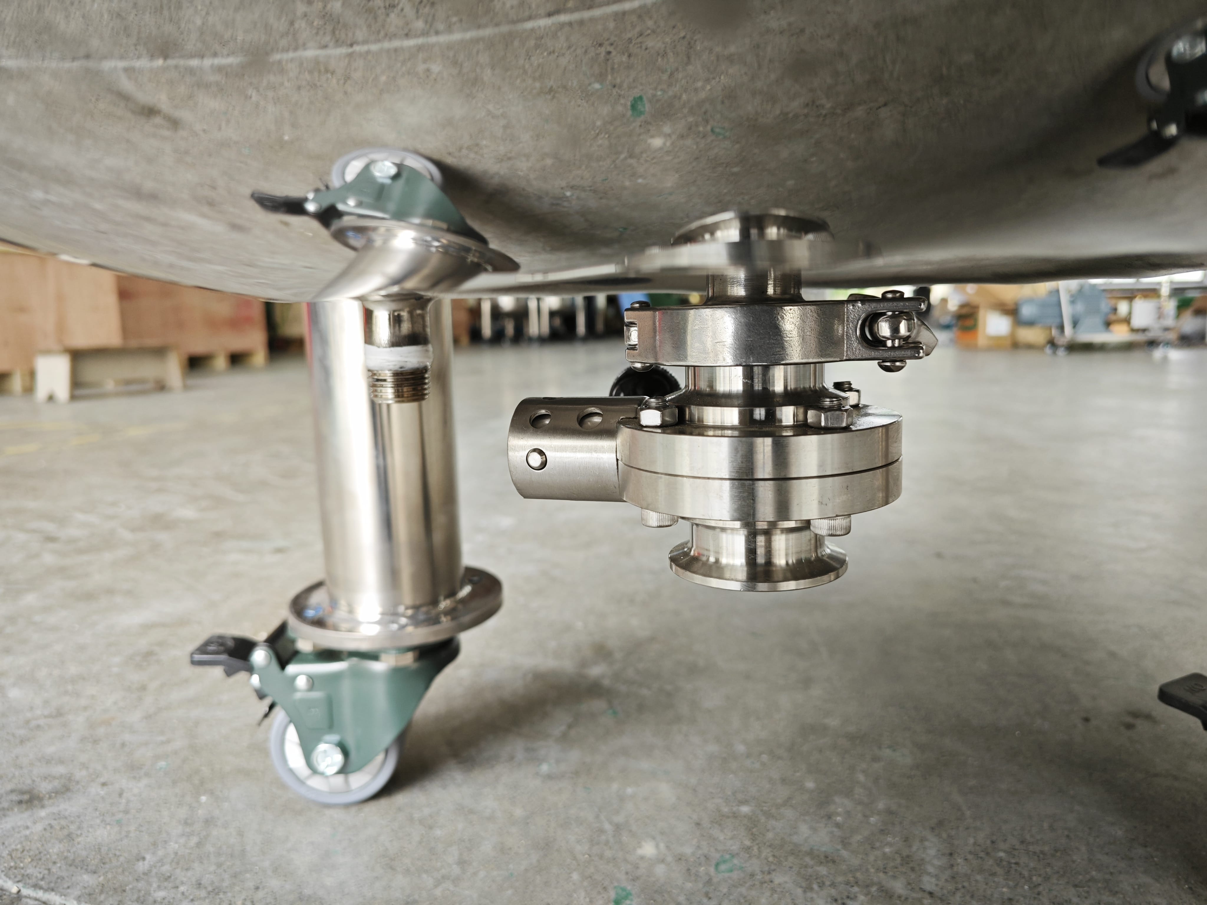 Mobile Round Stainless Steel Storage Tank