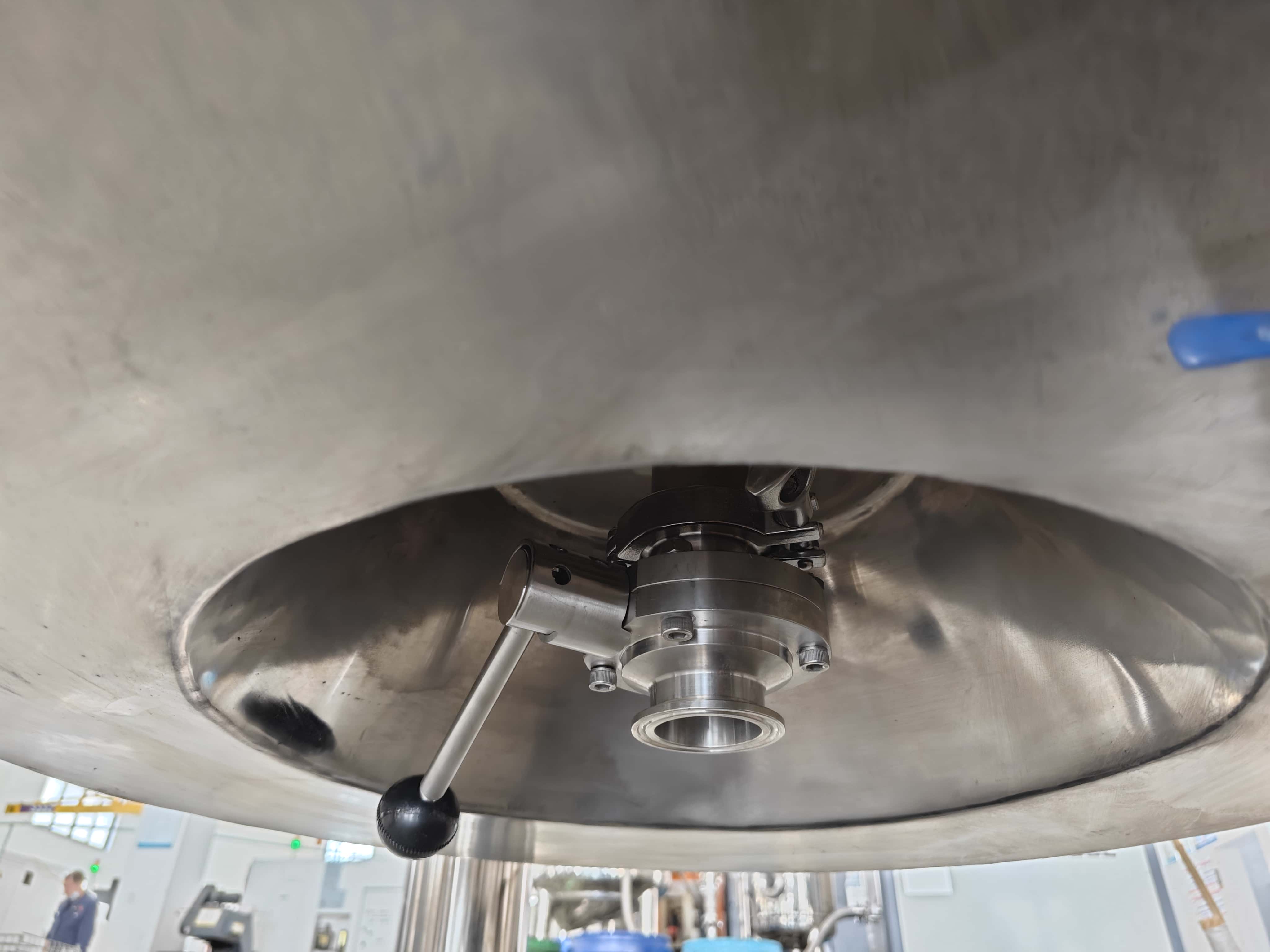 Propeller-Agitated Electric Heating Tank