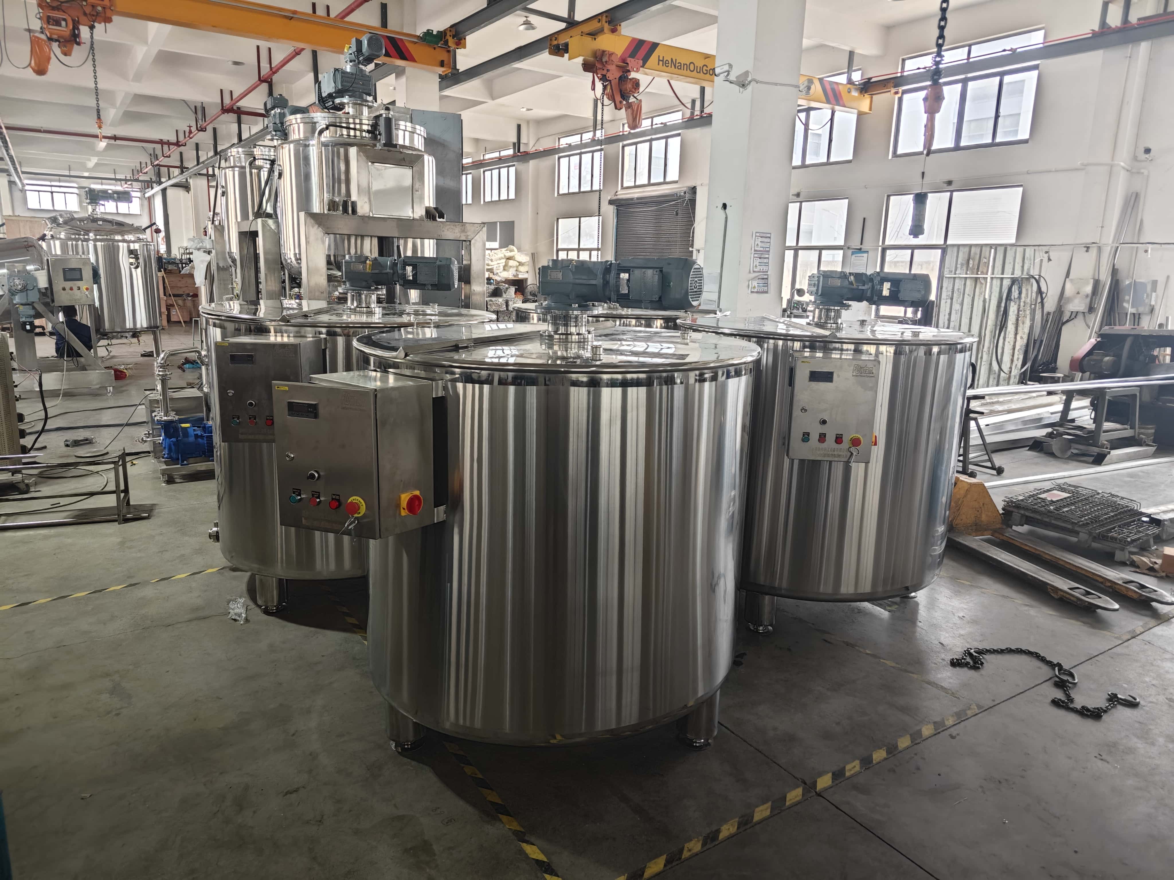 Propeller-type Mixing Tank With Stainless Steel Cage