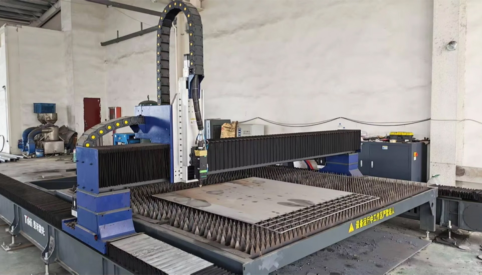 Laser cutting machine
