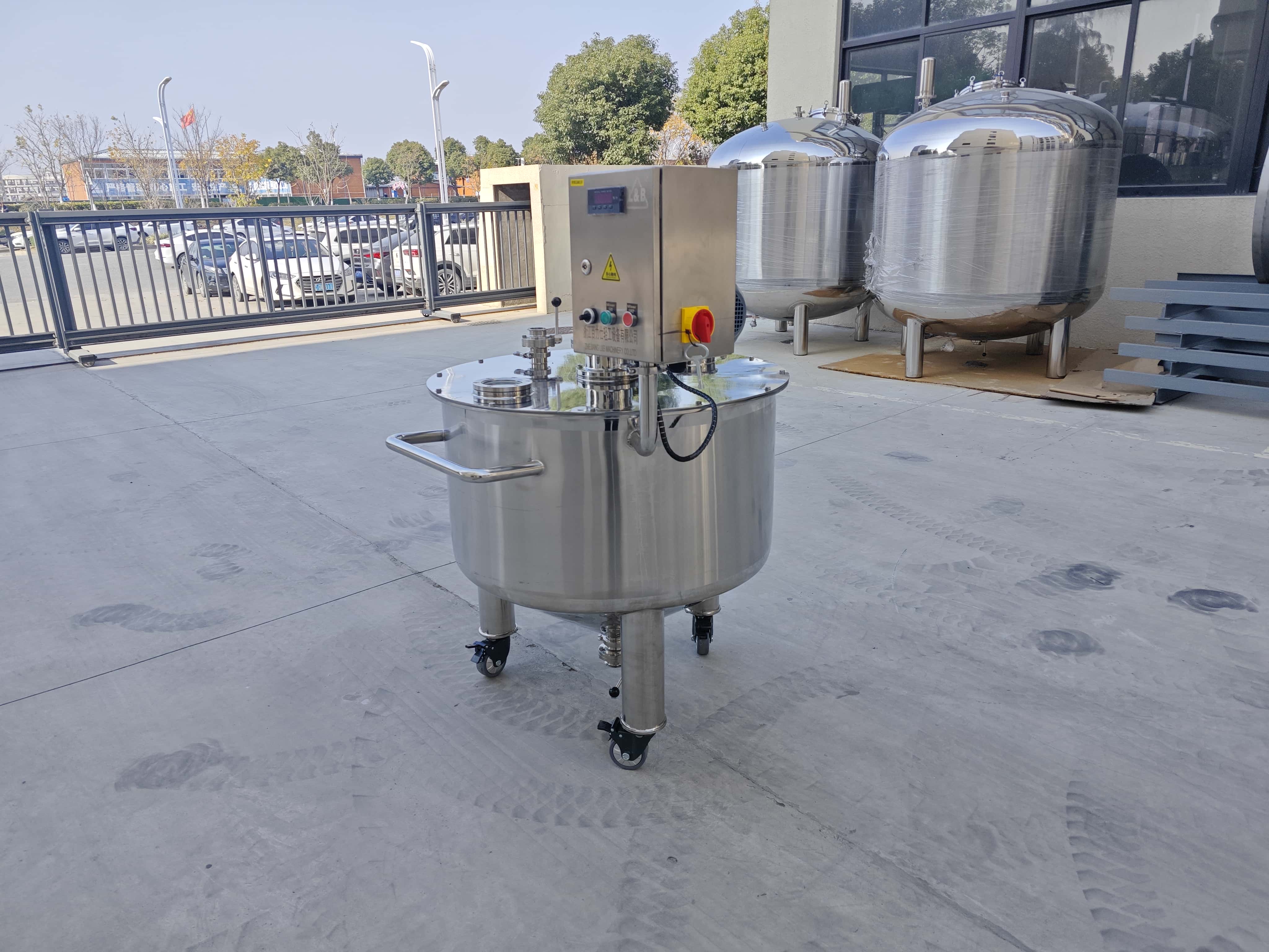 Single-layer Conical-bottom Semi-anchor Type Mixing Tank