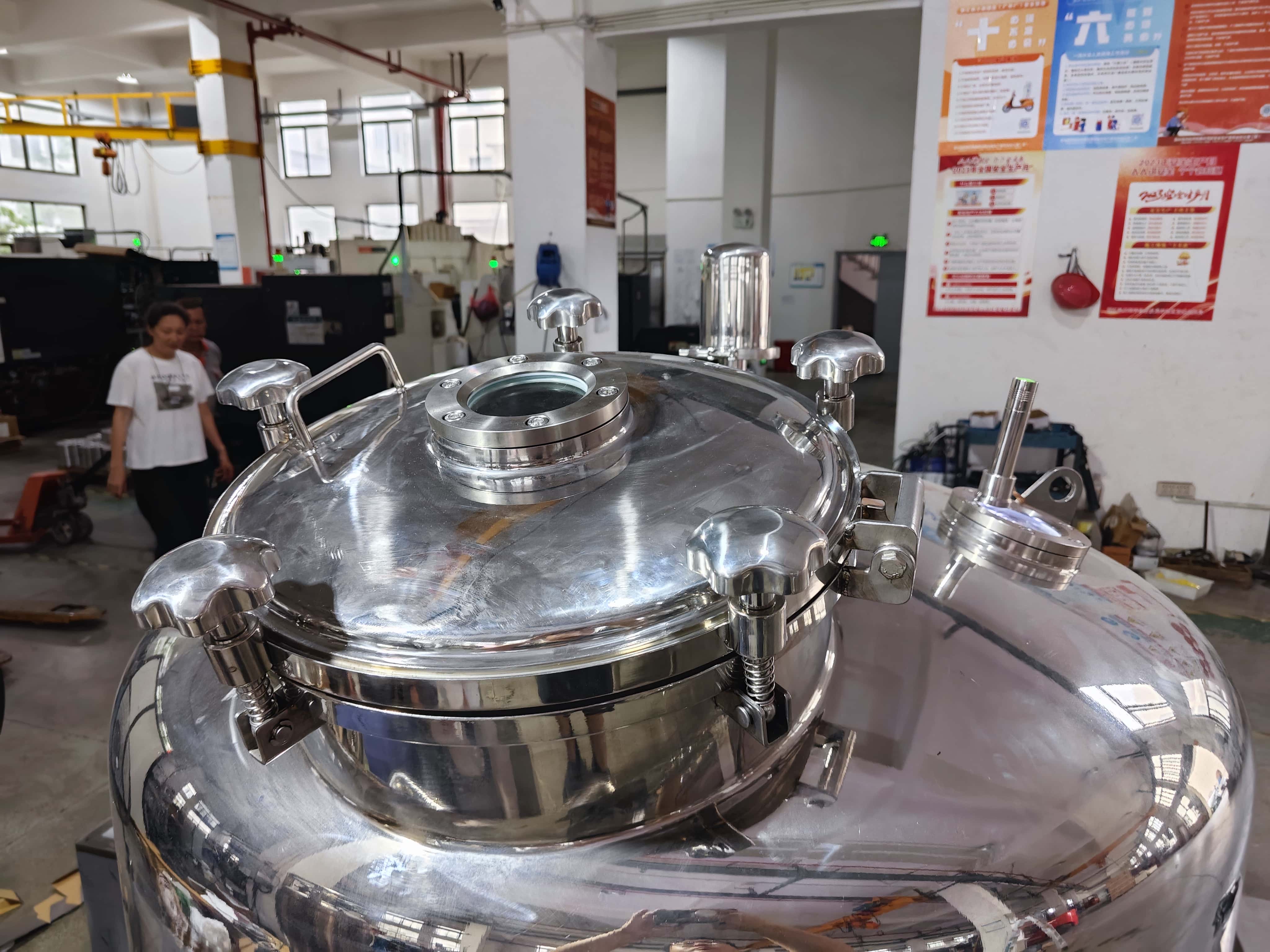 Skid-Mounted Storage Tank and Rotary-Lobe Pump Unit