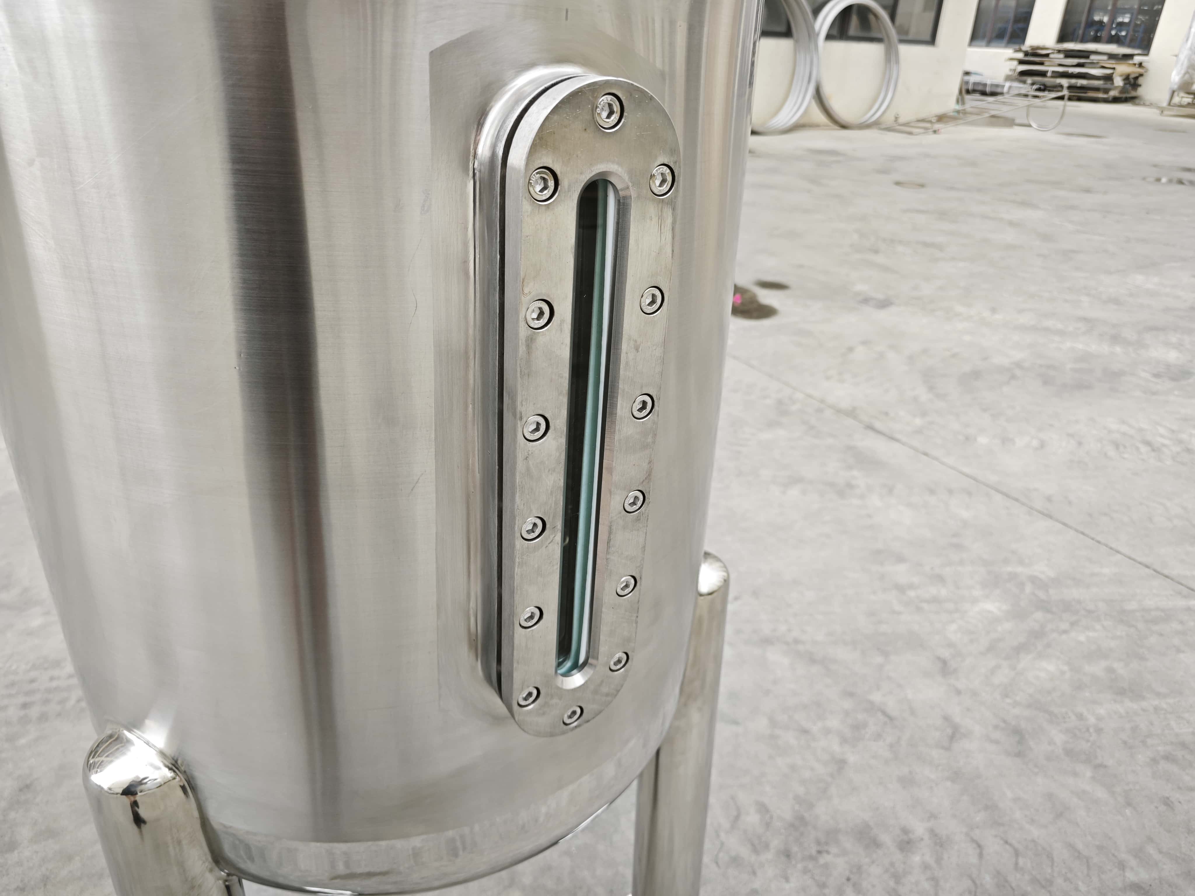 Small Mobile Stainless Steel Storage Tank