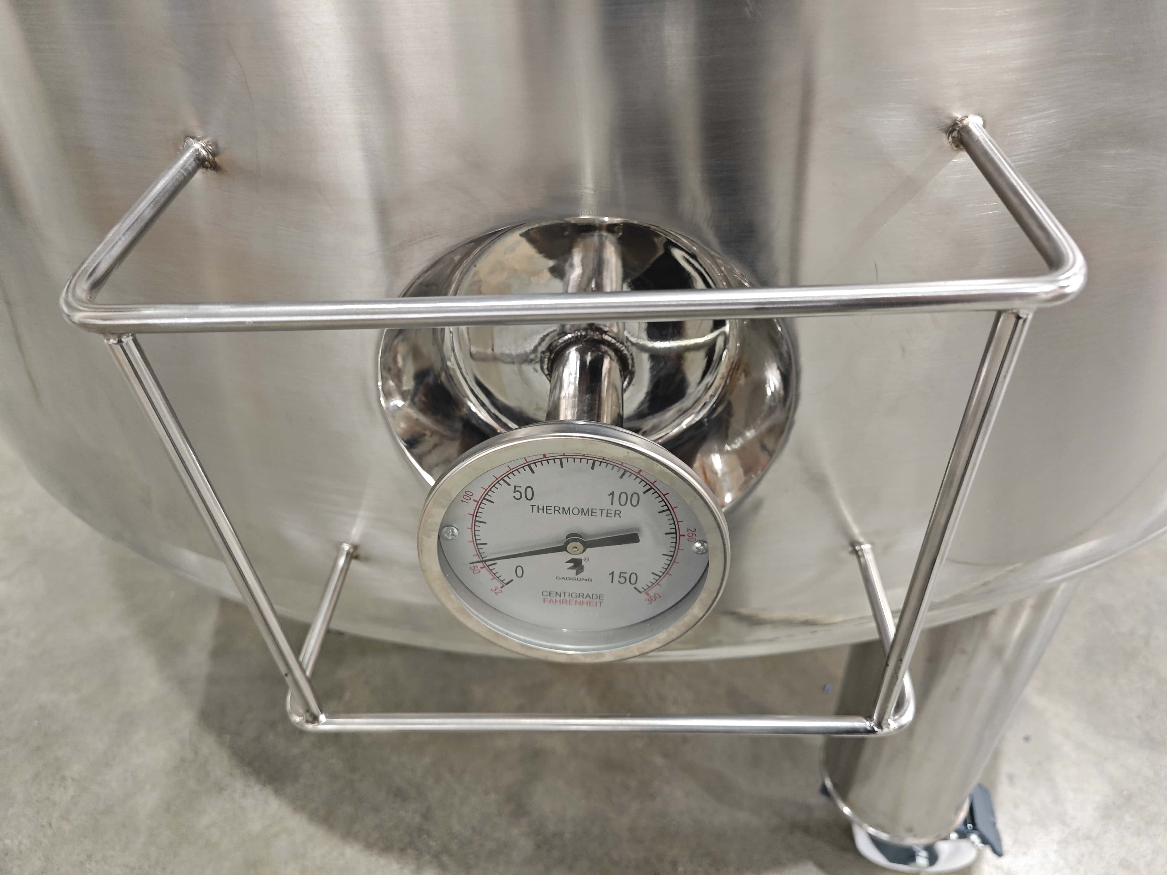 Steam-heated Mixing Tank With Wall-scraping Agitator