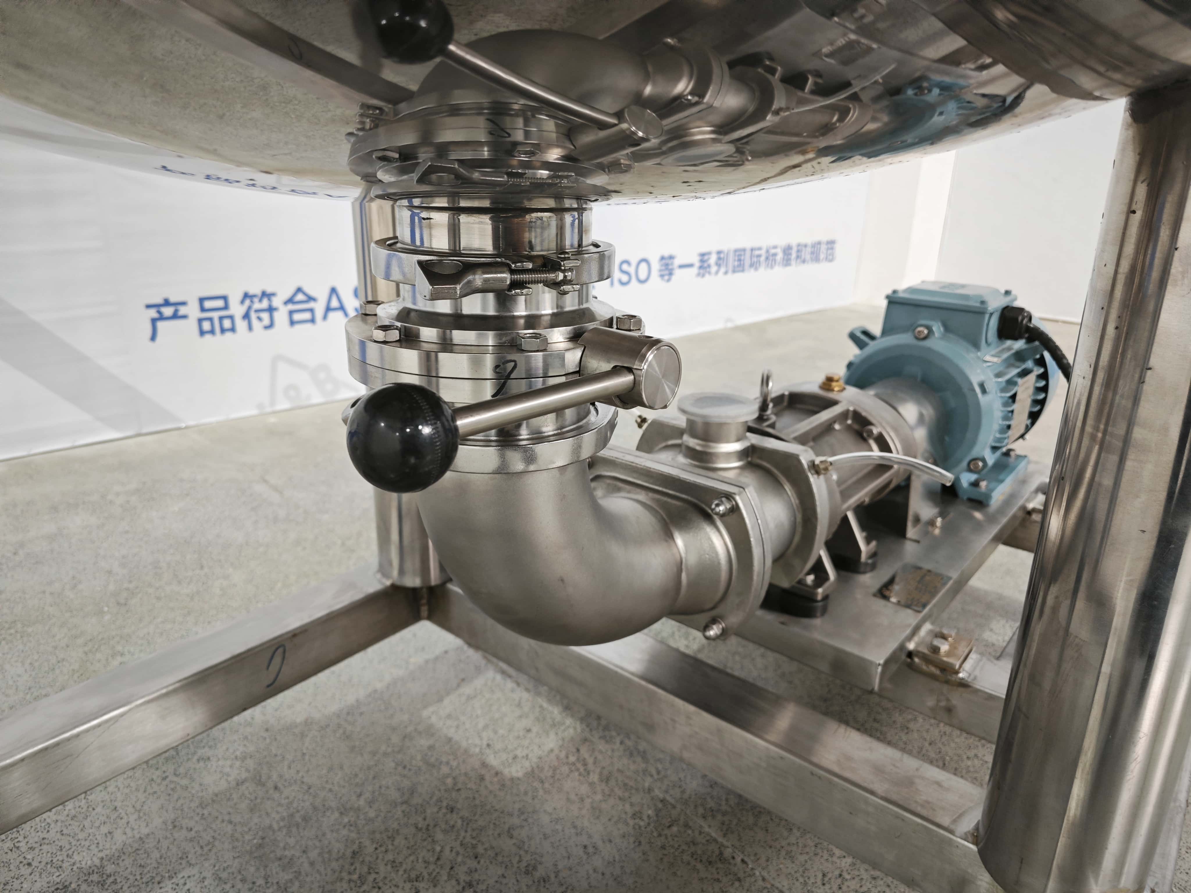 Storage Tank with Twin-Screw Pump System