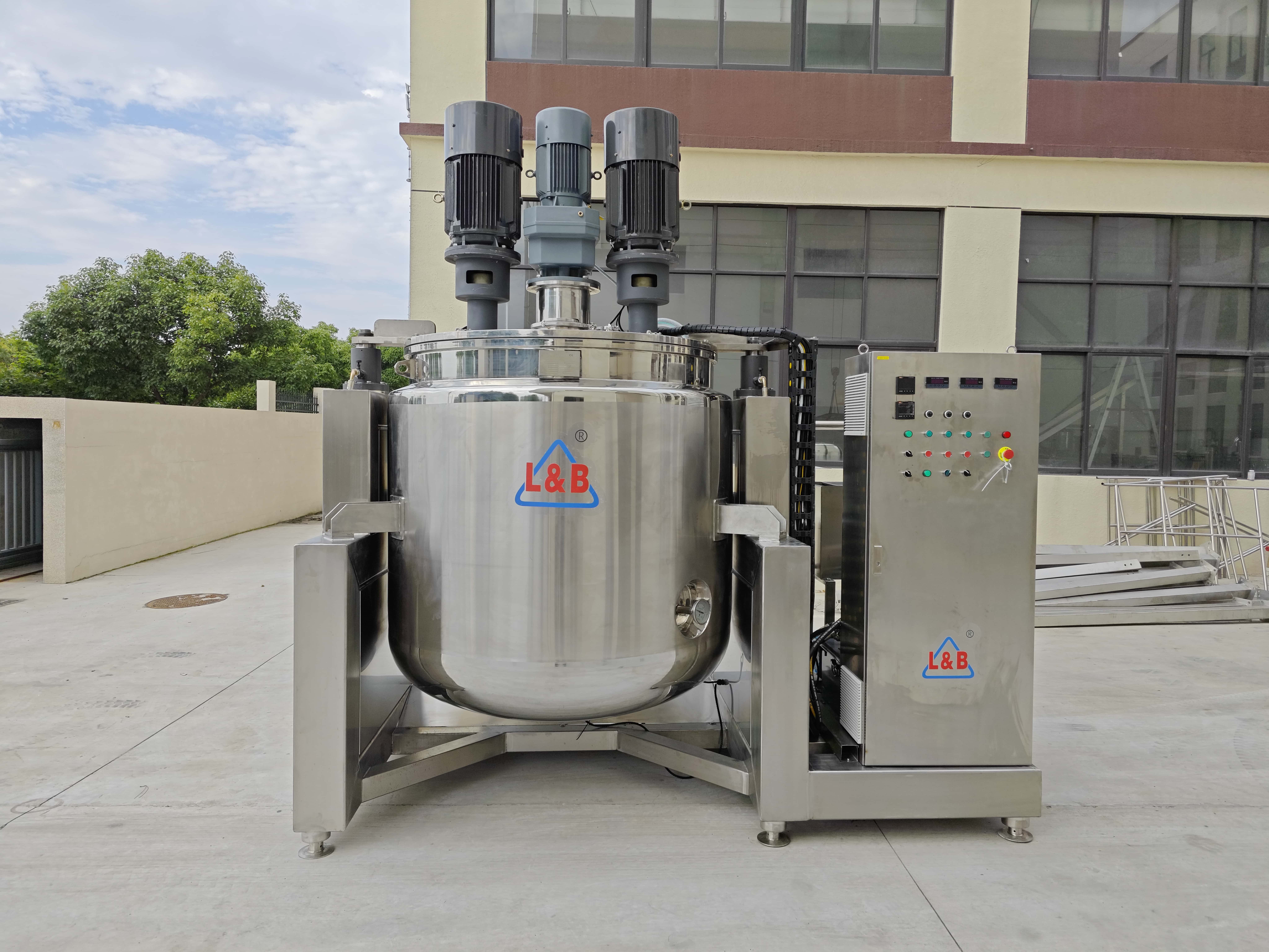 Triple-Agitation Emulsifying System