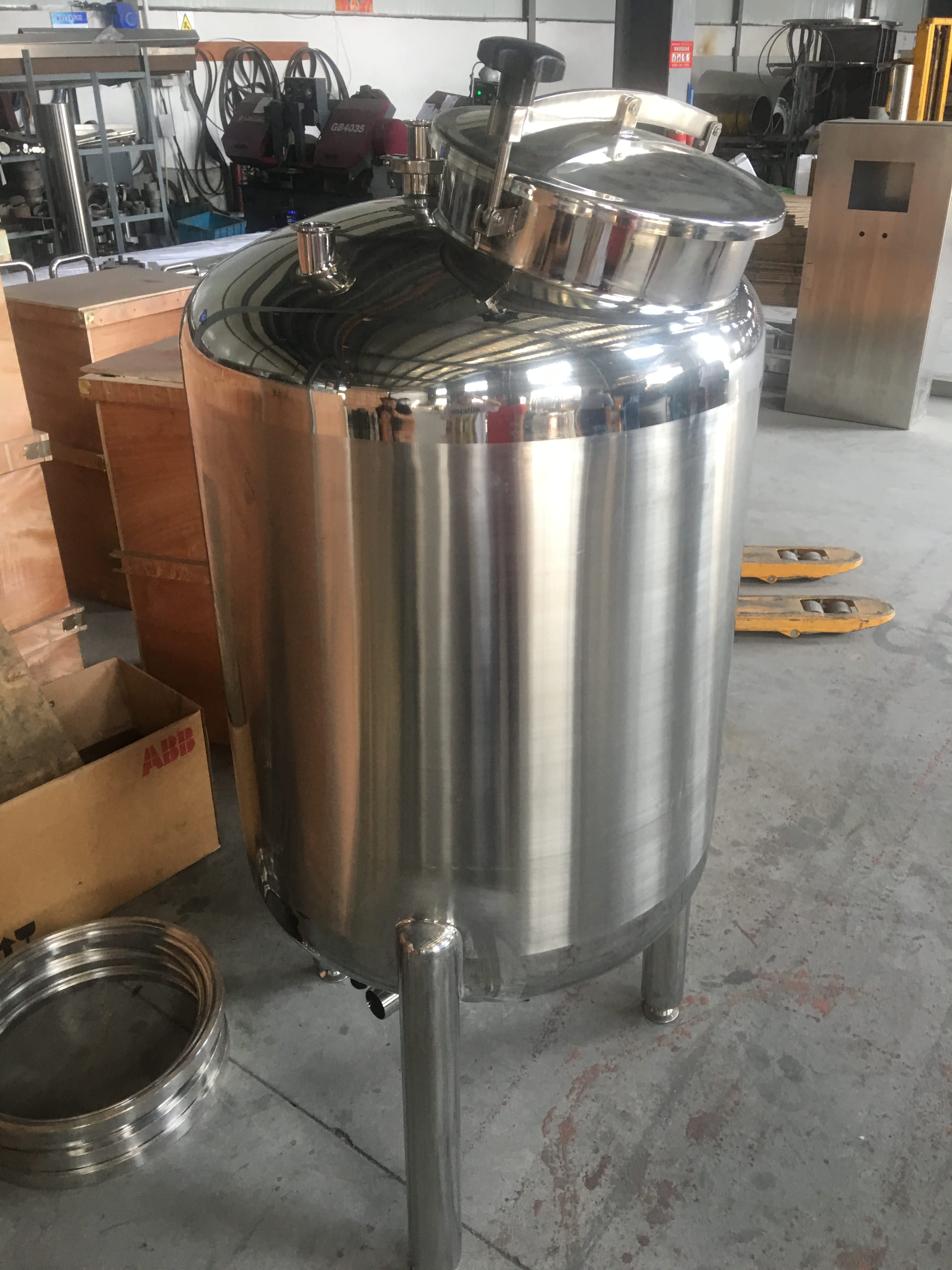 Vertical Stainless Steel Storage Tank