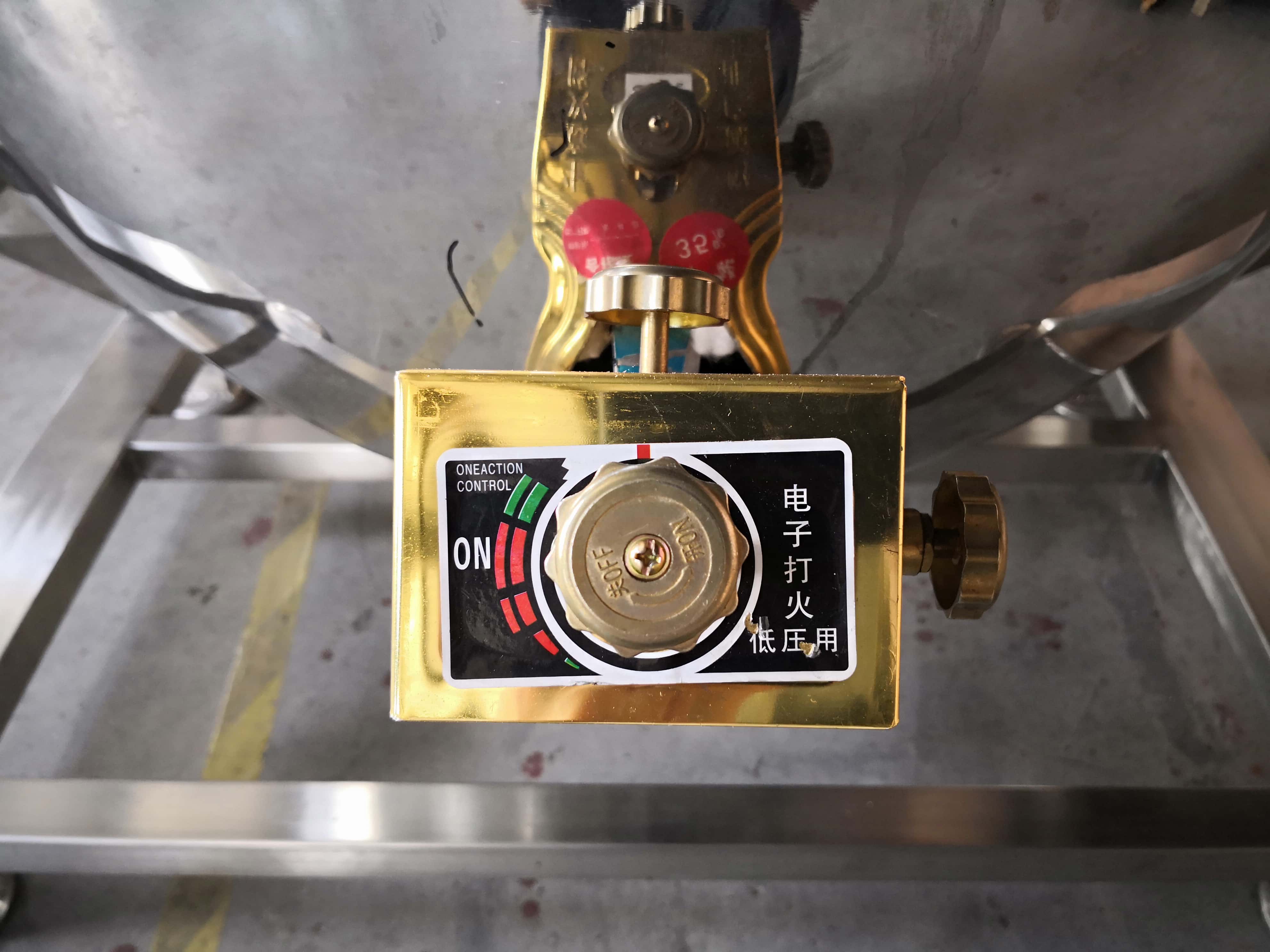 Gas-Heated Manual-Tilt Open-Top Scraper Jacketed Kettle