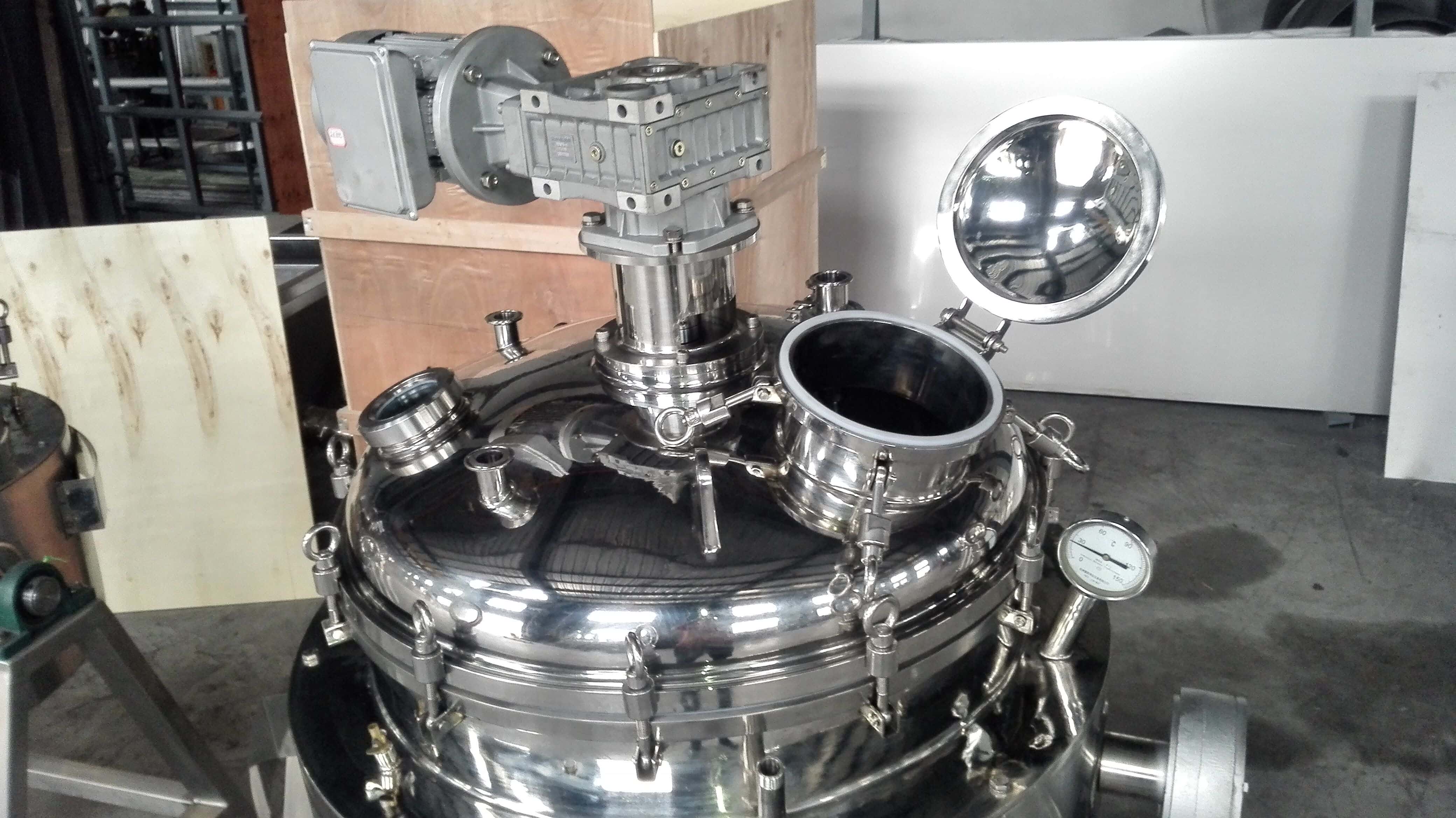 Gas-Heated Manual-Tilt Sealed Scraper Jacketed Kettle