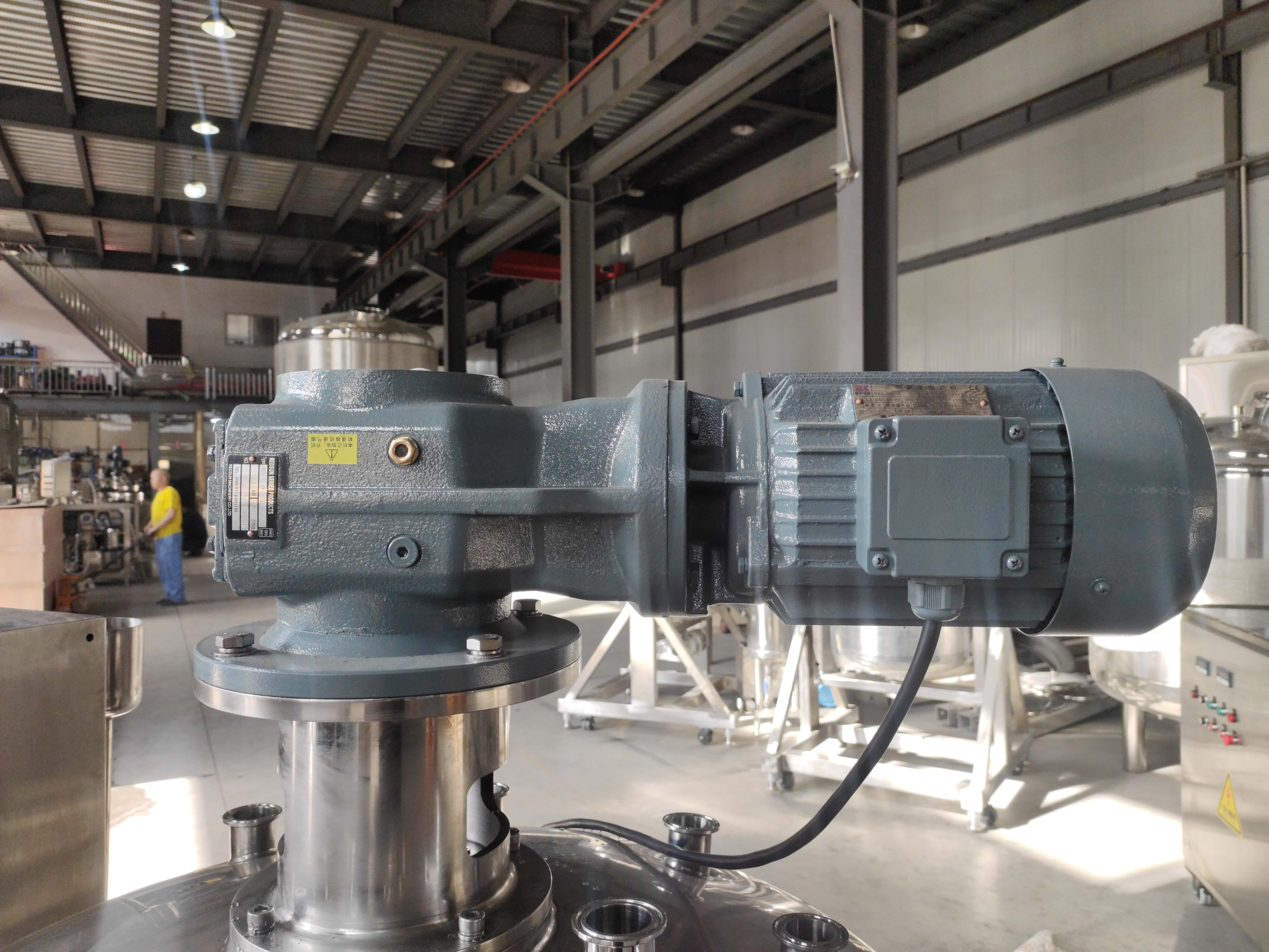 Gas-Heated Manual-Tilt Sealed Scraper Jacketed Kettle with Control Cabinet