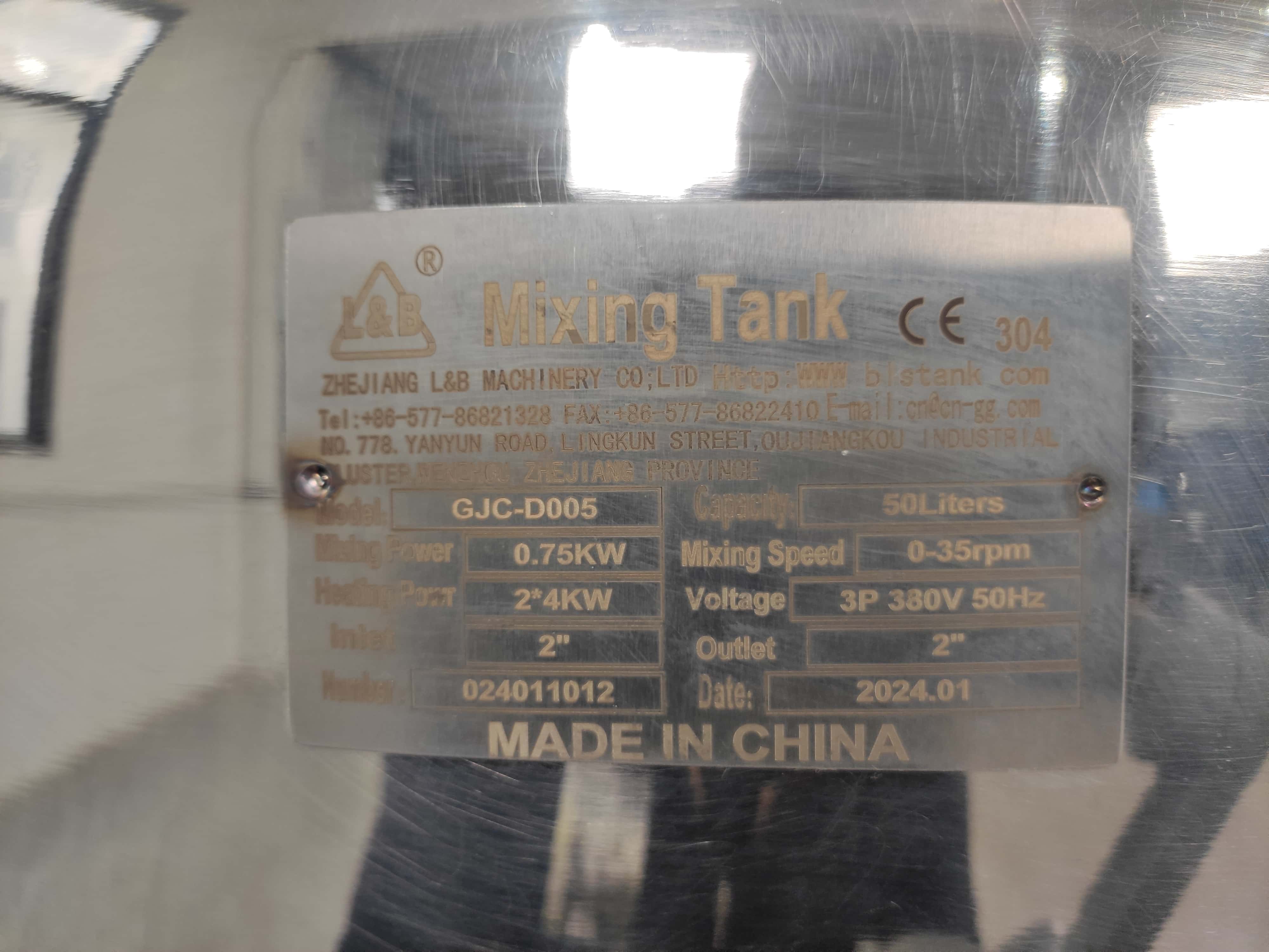 Jacketed Kettle with Bottom-Scraping Agitator